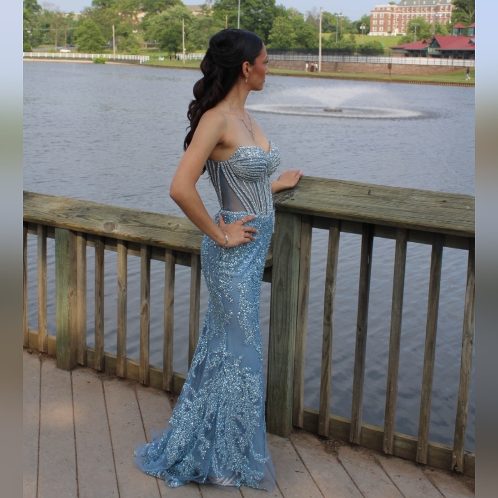 Ladivine by Cinderella Divine Dress - Picture 4 of 9